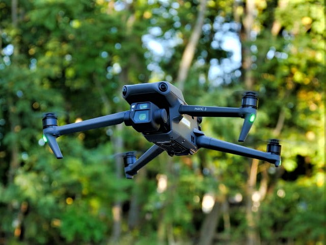 Avec le Mavic Pro, DJI lance son drone 4K et pliable, la nouvelle
